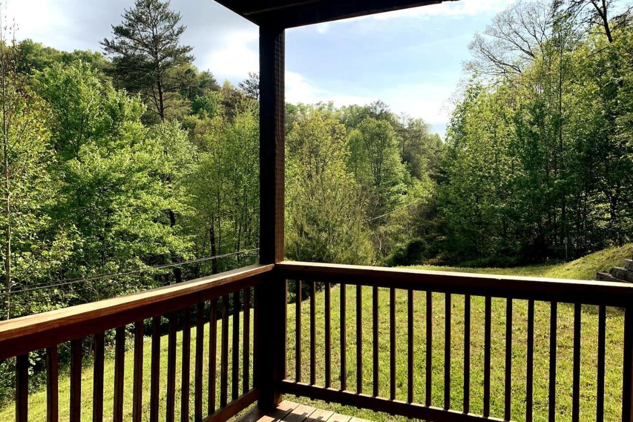 Smoky Mtn Hideaway - Cabin W/ Hot Tub & Pool Table Villa Sevierville Dış mekan fotoğraf